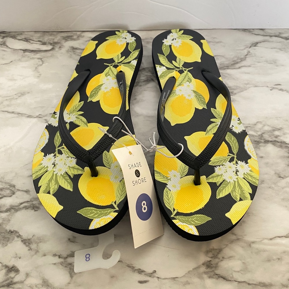 FREE W PURCHASE S&S lemon flip flops NWT 8